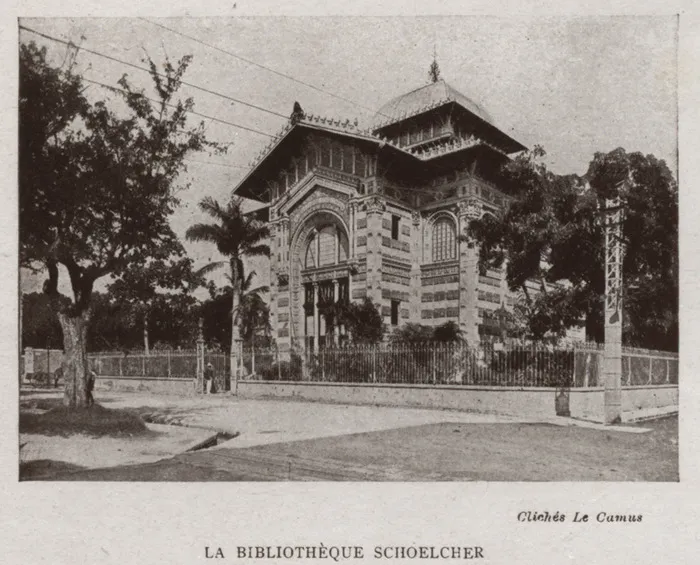 Cliché représentant la bibliothèque Schoelcher à Fort-de-France dans les années 1920-1930