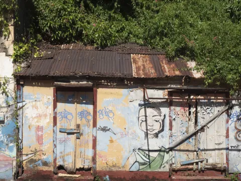 Graffiti Bas du bourg, Basse-Terre, Guadeloupe